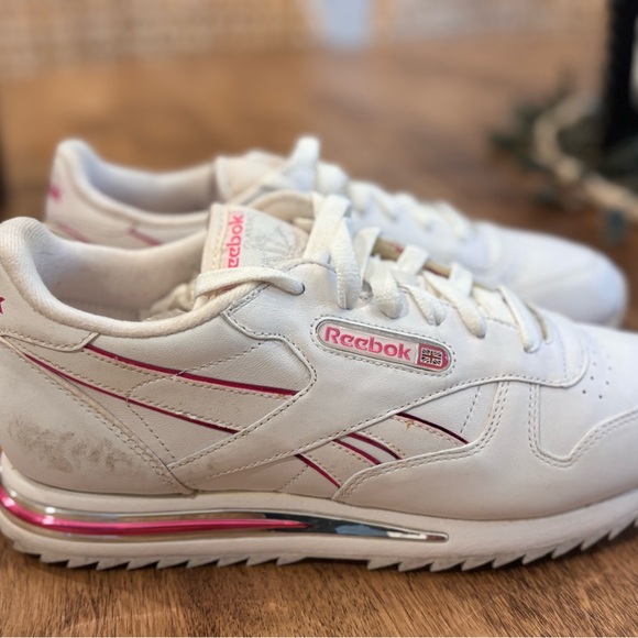 Reebok Women's White and Pink Athletic Shoes - Picture 8 of 10